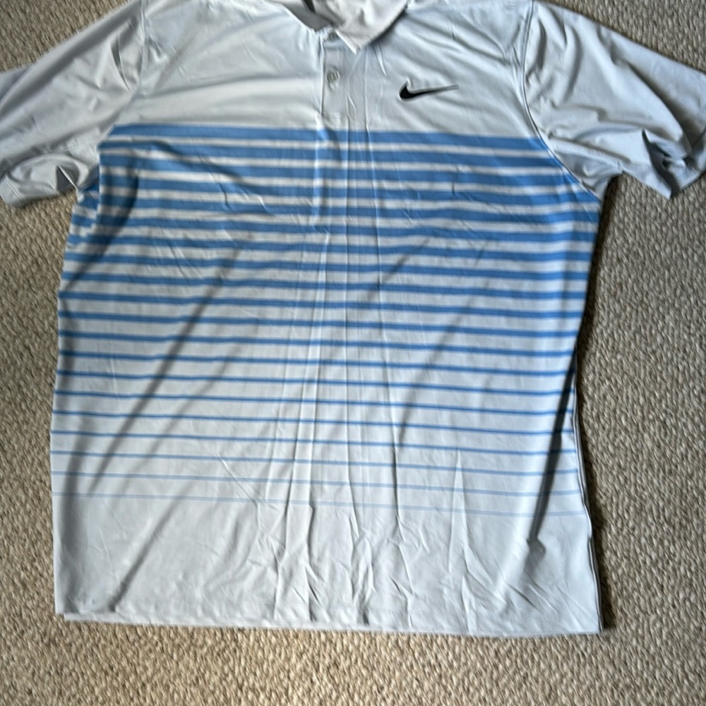 Men’s Nike xxl dri fit collared shirt smoke free pet free home